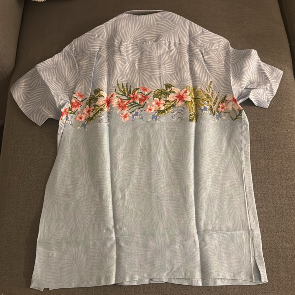 Hawaiian t-shirt - Picture 3 of 3
